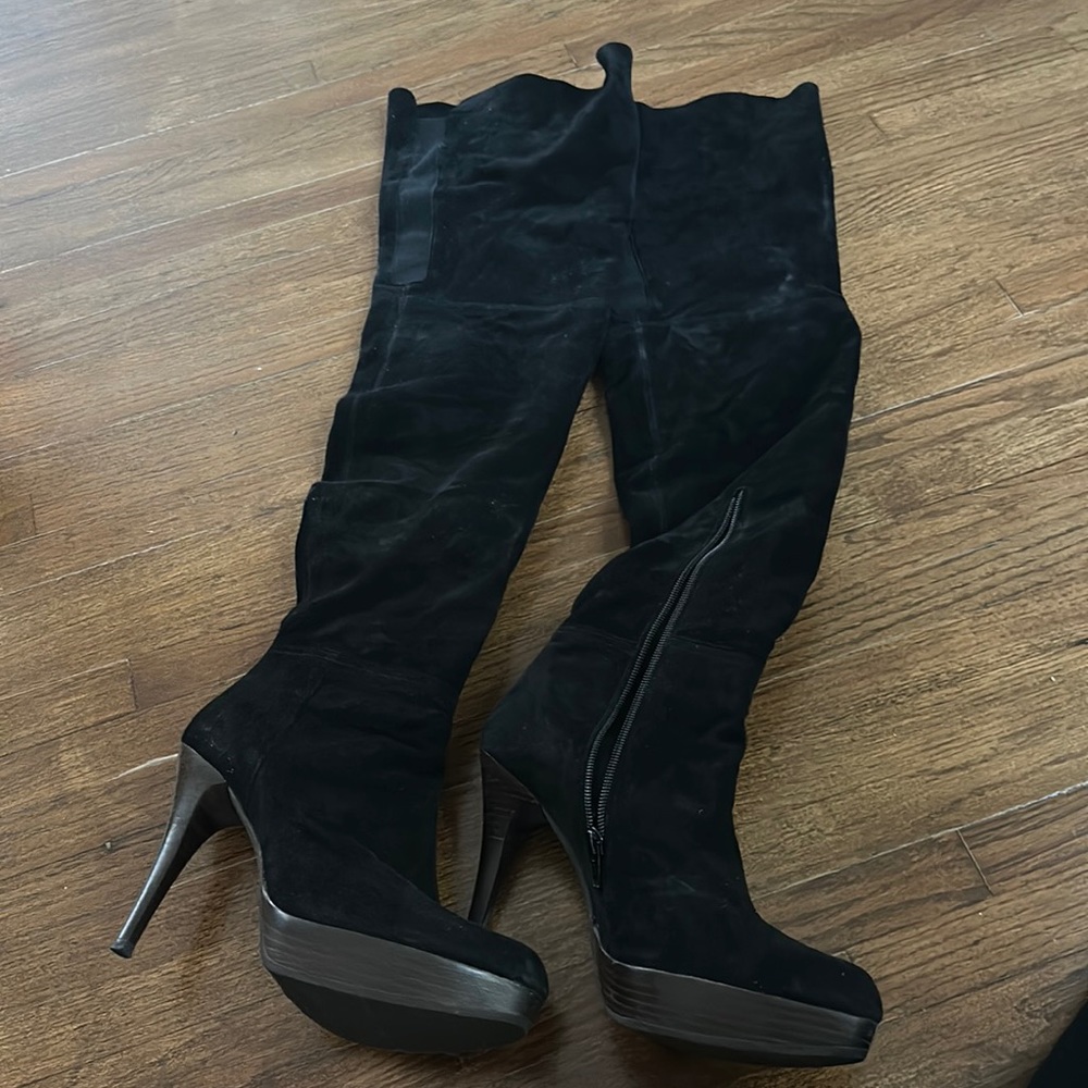 Knee High Stuart Weitzmann Suede Boots